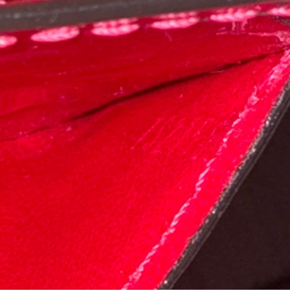 NEW Hot Pink Vernis Portefeuille Sarah
Monogram Long Wallet - Picture 13 of 16